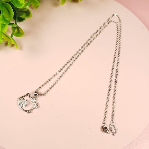 Brand New Silver Rhinestone Hello Kitty Necklace - Picture 4 of 7